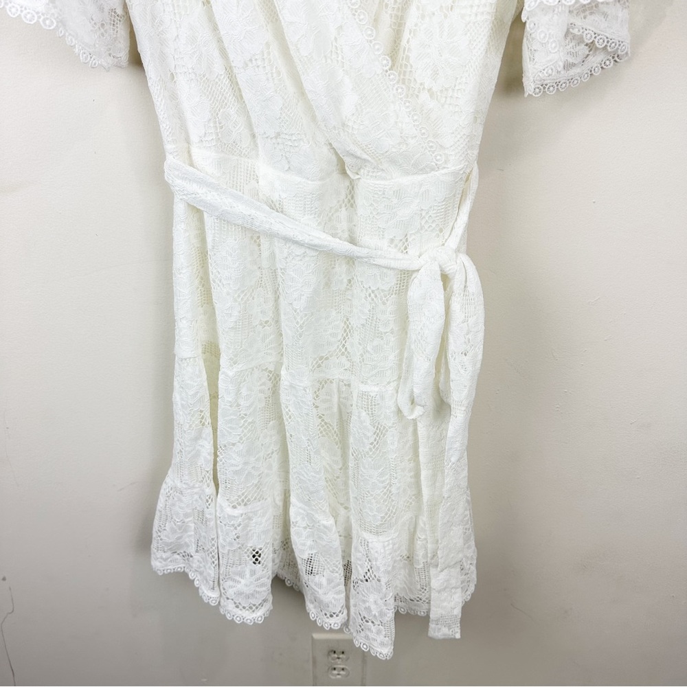 CITY CHIC Garden Kisses Dress in ivory - Picture 6 of 9